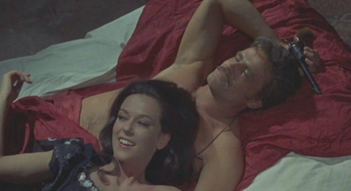 Кадр из фильма Орел или решка / Testa o croce (1969)