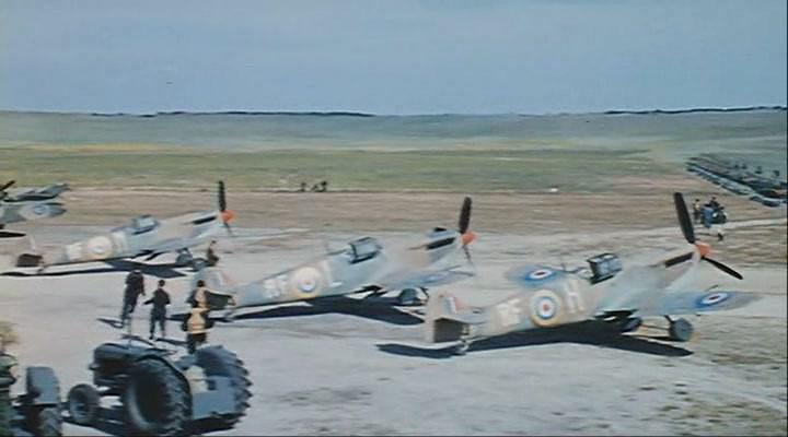 Кадр из фильма "Штуки" над Лондоном / La battaglia d'Inghilterra (1969)