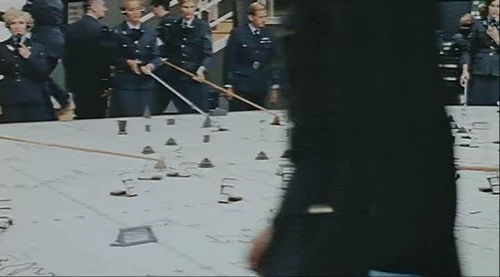 Кадр из фильма "Штуки" над Лондоном / La battaglia d'Inghilterra (1969)