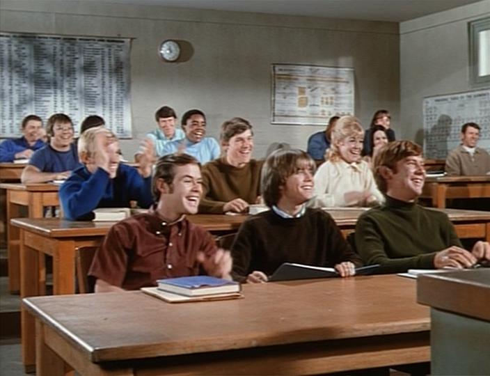 Кадр из фильма Компьютер в кроссовках / The Computer Wore Tennis Shoes (1969)