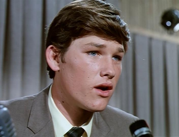 Кадр из фильма Компьютер в кроссовках / The Computer Wore Tennis Shoes (1969)