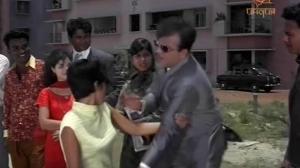 Кадры из фильма Любовь и богатство / Humjoli (1970)