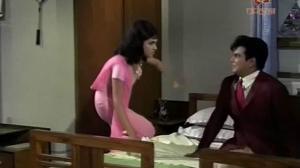 Кадры из фильма Любовь и богатство / Humjoli (1970)