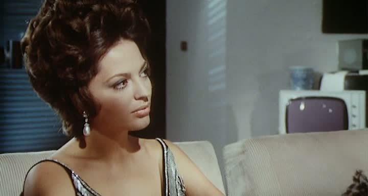 Кадр из фильма Пять кукол для августовской луны / 5 bambole per la luna d'agosto (1970)