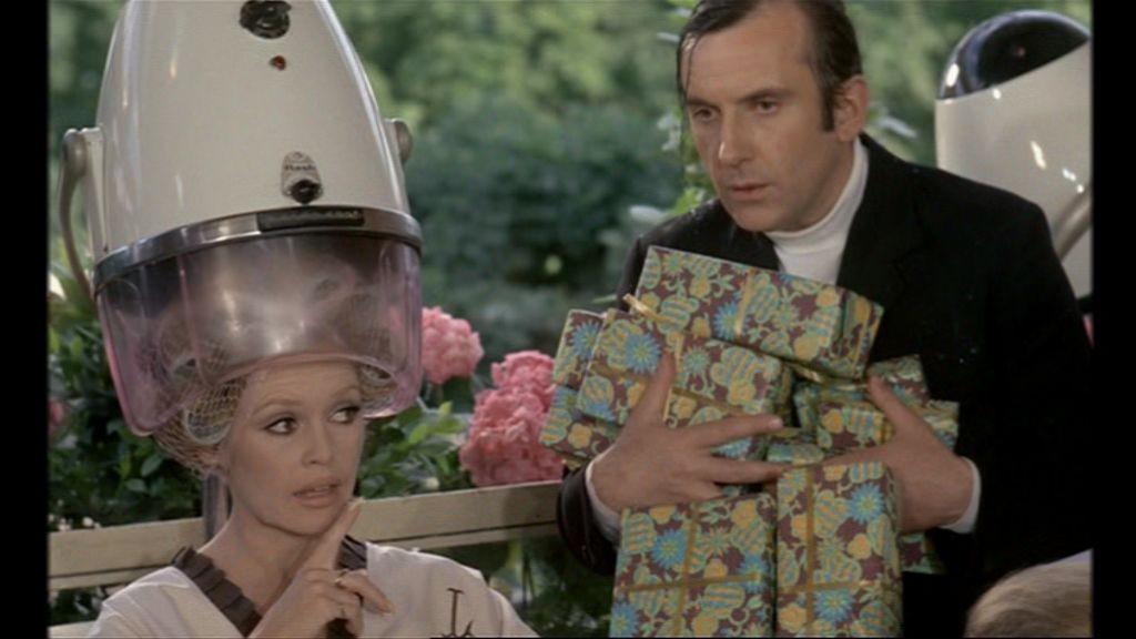 Кадр из фильма Медведь и кукла / L'ours et la poupée (1970)