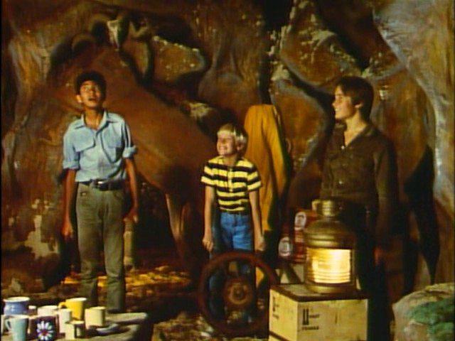 Кадр из фильма Странные каникулы / Strange Holiday (1970)