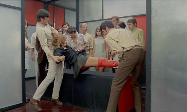 Кадр из фильма «Эдем» и после / L'éden et après (1970)