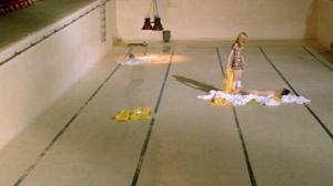 Кадры из фильма Глубина / Deep End (1970)