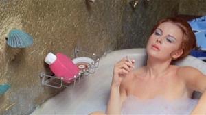 Кадры из фильма Запретные фото леди вне всяких подозрений / Le foto proibite di una signora per bene (1970)