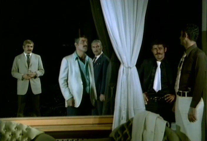 Кадр из фильма Отчаявшиеся / Umutsuzlar (1971)
