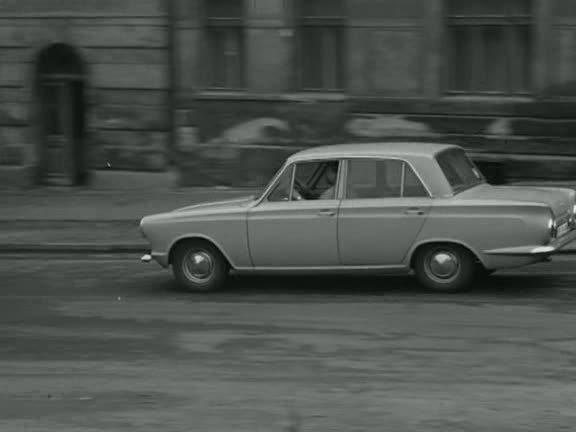 Кадр из фильма Пропавшие банкноты / Na kolejích ceká vrah (1971)