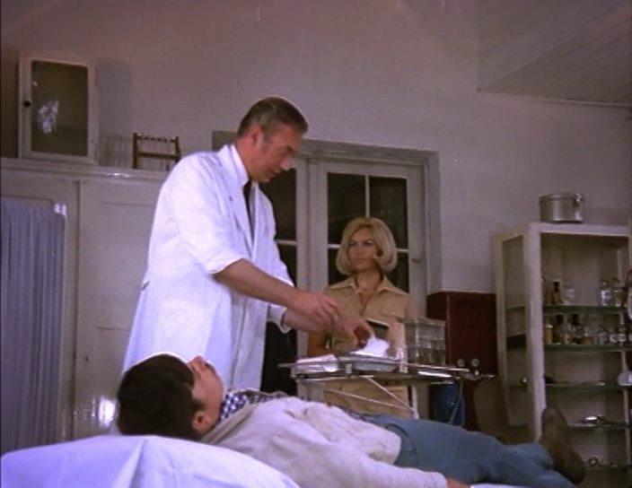 Кадр из фильма Дьявол прибыл из Акасавы / Der Teufel kam aus Akasava (1971)