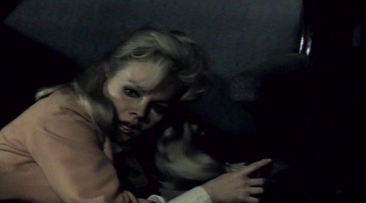 Кадр из фильма Крутой стрелок / Captain Apache (1971)