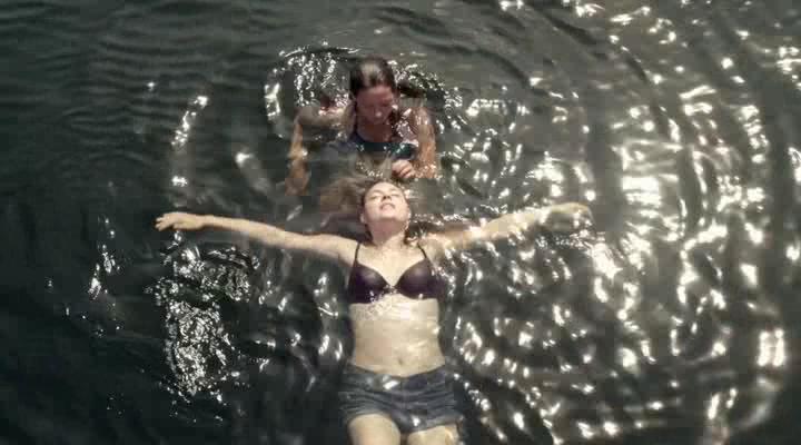 Кадр из фильма Внизу / Beneath (2013)