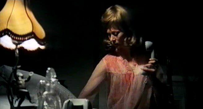 Кадр из фильма Игуана с огненным языком / L'iguana dalla lingua di fuoco (1971)