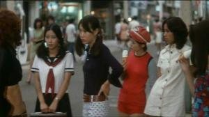 Кадры из фильма Сукебан Блюз: Контратака королевы пчел / Girl Boss Blues: Queen Bee's Counterattack (1971)