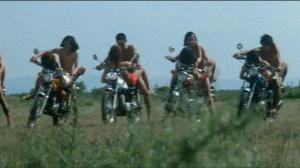Кадры из фильма Сукебан Блюз: Контратака королевы пчел / Girl Boss Blues: Queen Bee's Counterattack (1971)