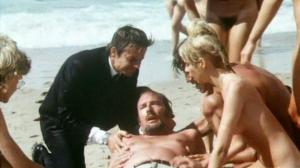 Кадры из фильма Любовь на горячем песке / Ready, Willing and Able (1971)