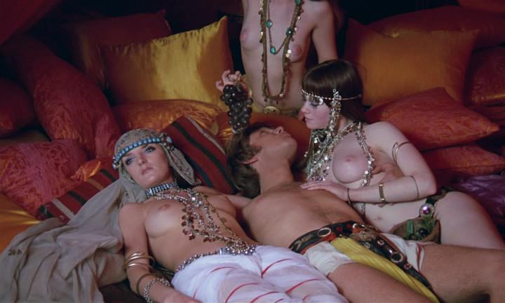 Кадр из фильма Заводной апельсин / A Clockwork Orange (1971)
