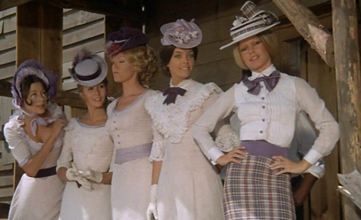 Кадр из фильма Нефтедобытчицы / Les pétroleuses (1971)