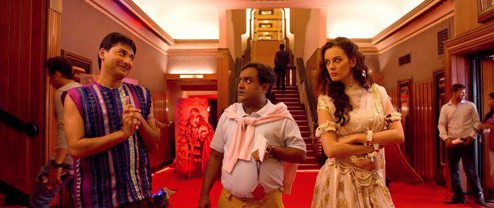Кадр из фильма Король драмы / Nautanki Saala! (2013)