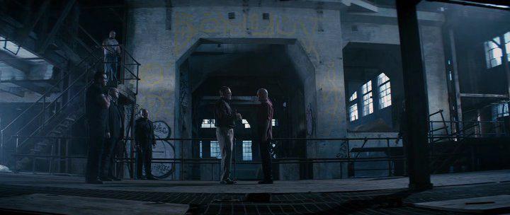 Кадр из фильма Клин клином / Fire with Fire (2013)