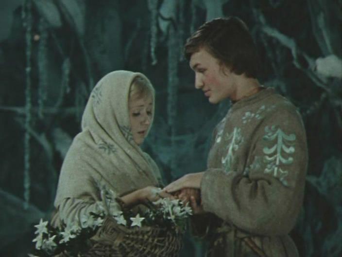 Кадр из фильма Двенадцать месяцев (1972)