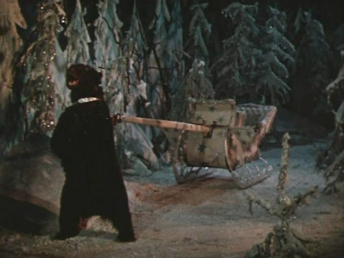 Кадр из фильма Двенадцать месяцев (1972)