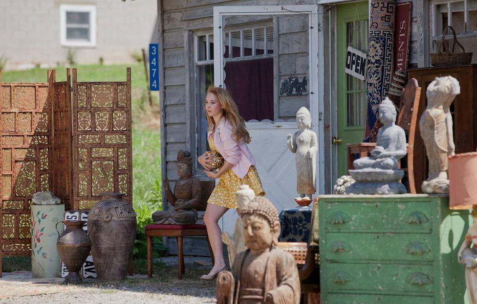 Кадр из фильма Миллион для чайников / The Brass Teapot (2013)