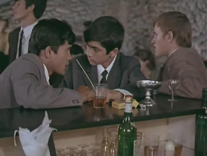 Кадр из фильма Возраст тревог (1972)