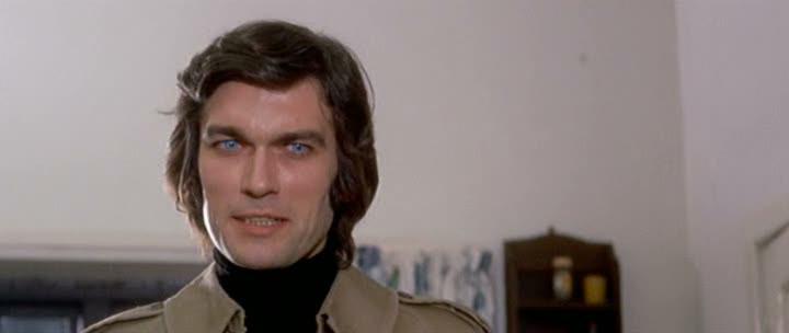 Кадр из фильма Все оттенки тьмы / Tutti i colori del buio (1972)