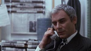Кадры из фильма Помести чудовище на первую полосу / Sbatti il mostro in prima pagina (1972)
