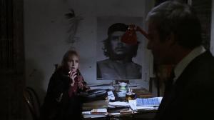 Кадры из фильма Помести чудовище на первую полосу / Sbatti il mostro in prima pagina (1972)