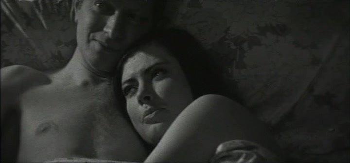 Кадр из фильма Вид на жительство (1972)