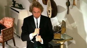 Кадры из фильма Высокий блондин в черном ботинке / Grand blond avec une chaussure noire, Le (1972)
