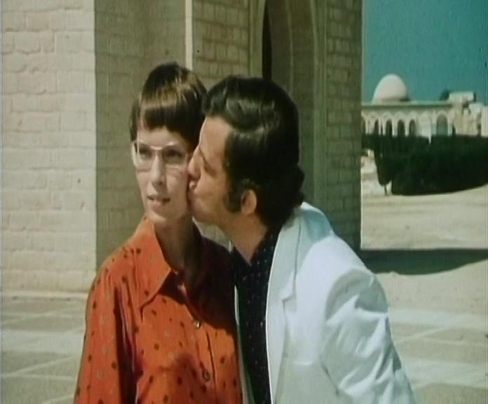 Кадр из фильма Высокие каблучки / Docteur Popaul (1972)