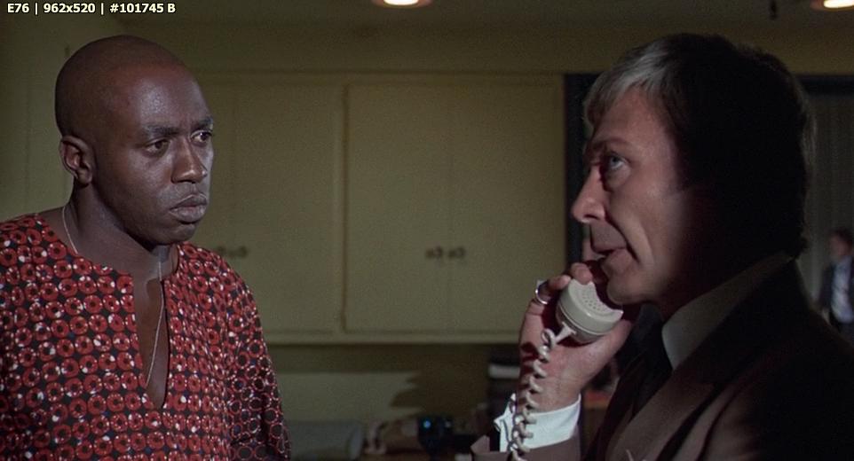 Кадр из фильма Хикки и Боггс / Hickey & Boggs (1972)