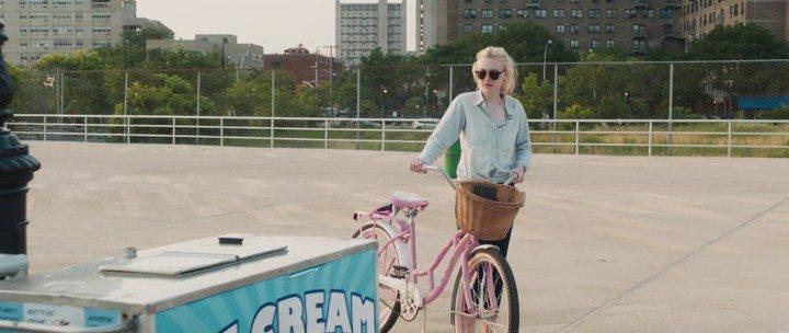 Кадр из фильма Очень хорошие девочки / Very Good Girls (2013)