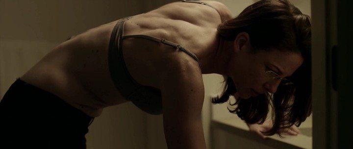 Кадр из фильма Сотрясение / Concussion (2013)