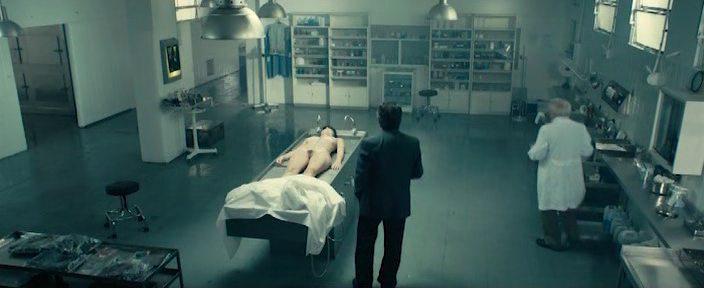 Кадр из фильма Диссертации на убийство / Tesis sobre un homicidio (2013)