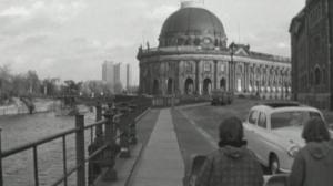Кадры из фильма Пятьдесят на пятьдесят (1973)