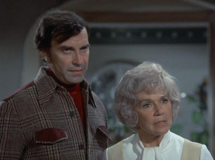 Кадр из фильма Коломбо: Двойной удар / Columbo: Double Shock (1973)