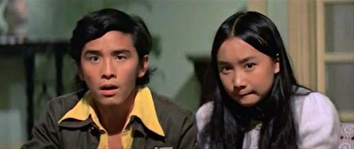 Кадр из фильма Конфликт поколений / Pan ni (1973)
