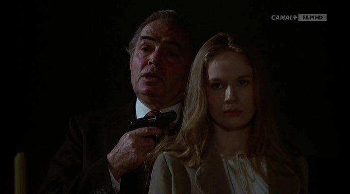 Кадр из фильма Человек Макинтоша / The MacKintosh Man (1973)