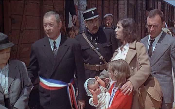 Кадр из фильма Поезд / Le train (1973)