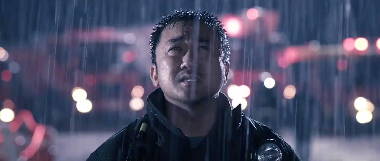 Кадр из фильма Любовь 911 / Banchangkko (2012)