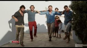 Кадры из фильма Ты будешь чтить свою мать и свою мать / Tu honoreras ta mère et ta mère (2012)