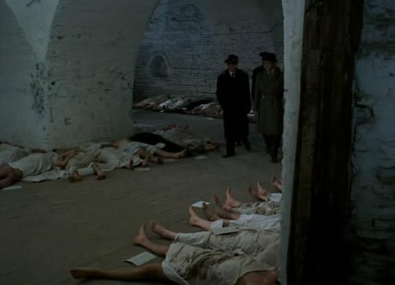 Кадр из фильма Комиссар полиции обвиняет / Un comisar acuză (1974)