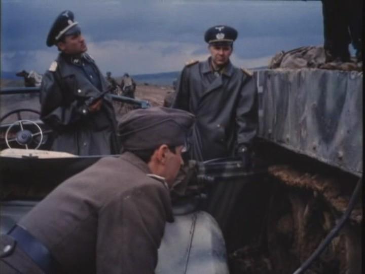 Кадр из фильма Единственная дорога (1974)