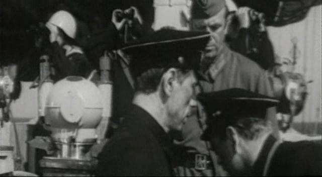 Кадр из фильма Следую своим курсом (1974)